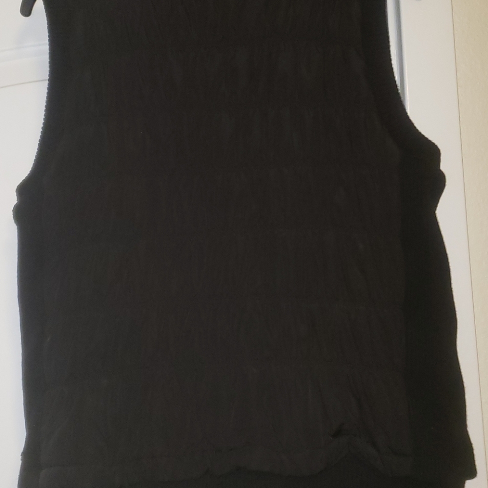 Vest - Picture 4 of 5